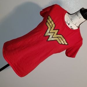 MEDIUM WONDER WOMAN T SHIRT